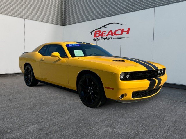 Used 2018 Dodge Challenger SXT Plus RWD image 3