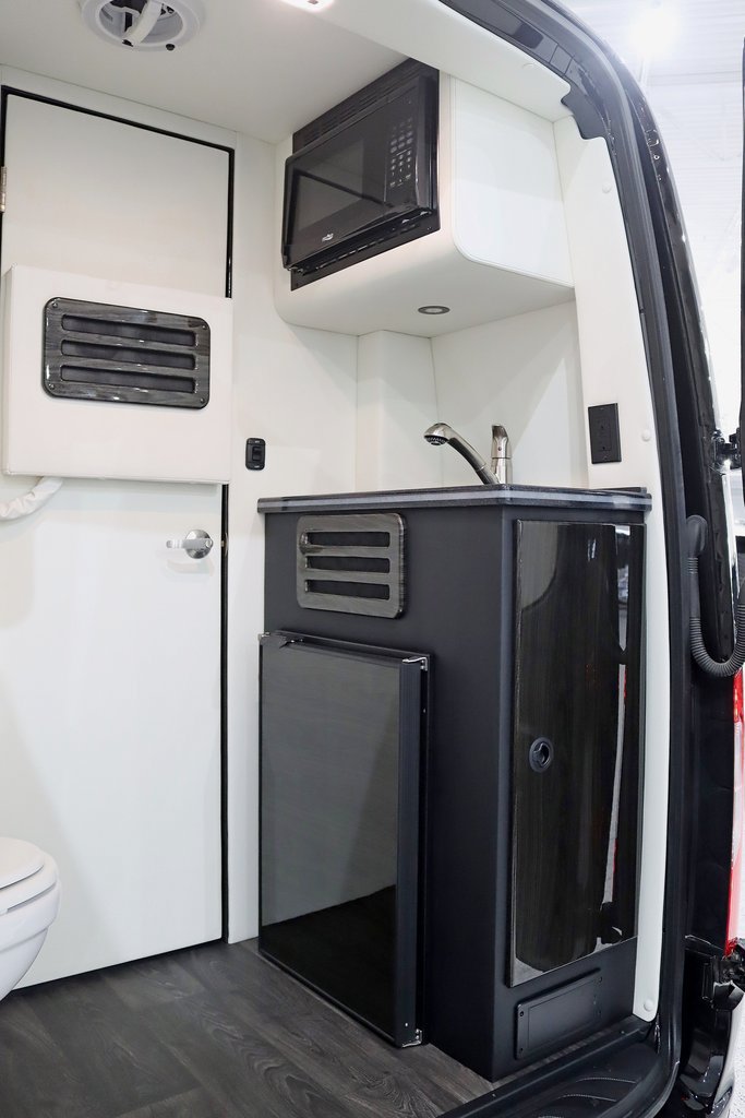 Used 2024 Mercedes-Benz Sprinter 3500 image 41