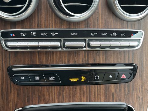 Certified 2022 Mercedes-Benz GLC 300 4MATIC image 37