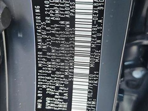 New 2025 Toyota Corolla LE image 16