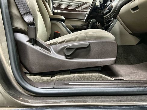 Used 2016 GMC Canyon SLE w/ SLE Convenience Package image 28