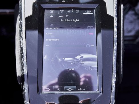 Used 2024 Lamborghini Huracan EVO image 65