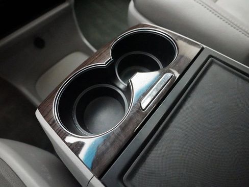 Used 2016 Toyota Sienna XLE w/ XLE Navigation Package image 18