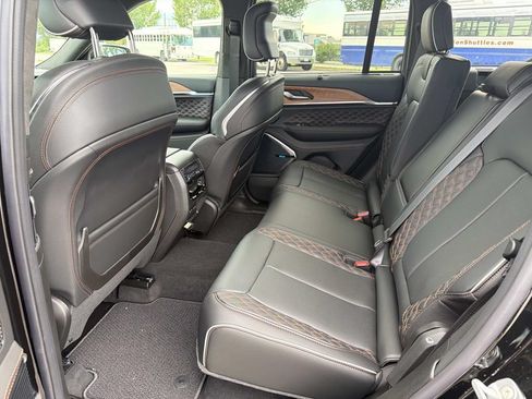 New 2026 Jeep Grand Cherokee Summit w/ Obsidian Package AWD/4WD image 22