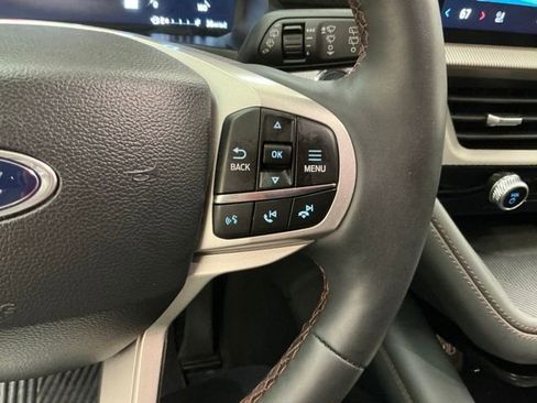 Used 2025 Ford Explorer Active w/ Active Comfort Package image 28