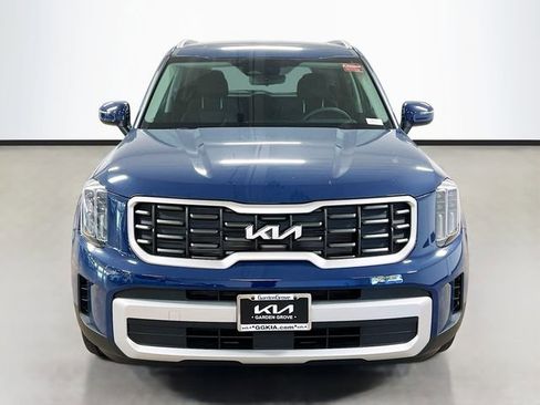 New 2025 Kia Telluride S image 2