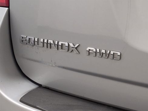 Used 2017 Chevrolet Equinox LT image 12