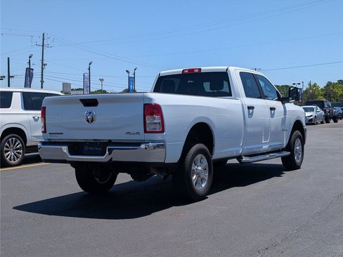 Used 2024 RAM 2500 Big Horn AWD/4WD image 2
