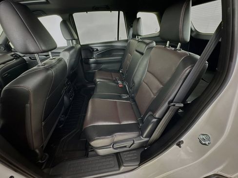 Used 2025 Honda Passport Black Edition image 24