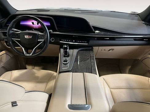 Used 2023 Cadillac Escalade Premium Luxury AWD/4WD image 8