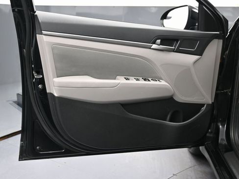 Used 2018 Hyundai Elantra SEL image 35
