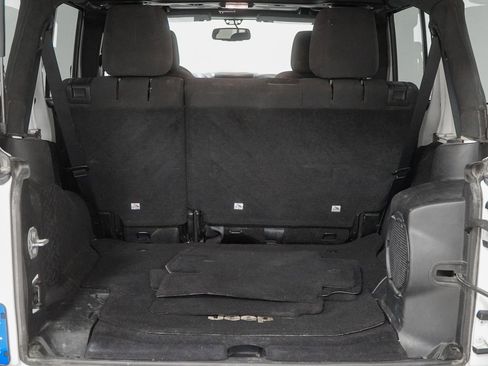Used 2014 Jeep Wrangler Unlimited Sport w/ Quick Order Package 24S AWD/4WD image 9
