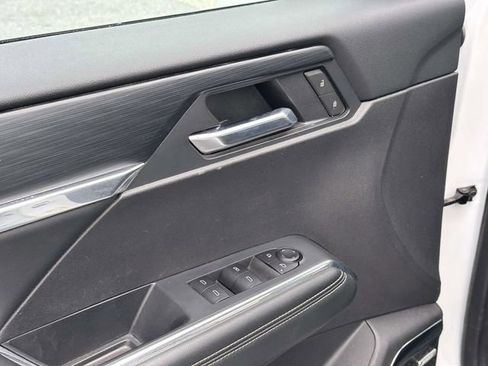 Used 2025 GMC Acadia Elevation image 14