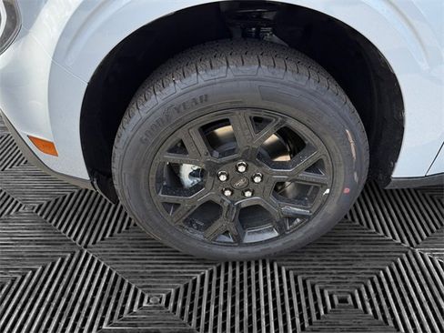 New 2025 Ford Maverick Lariat w/ Black Appearance Package image 14