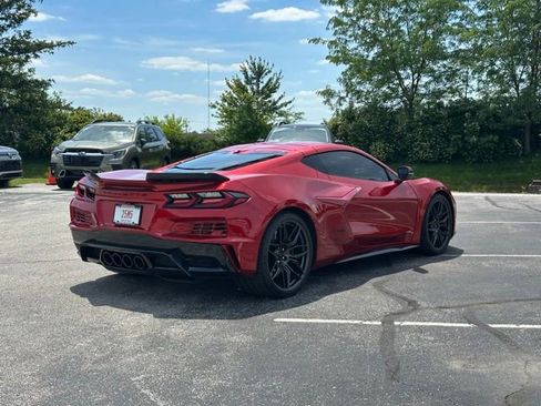 Used 2024 Chevrolet Corvette Z06 RWD image 10