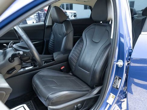 Used 2022 Hyundai Elantra Limited w/ Preferred Accessory Package FWD image 13