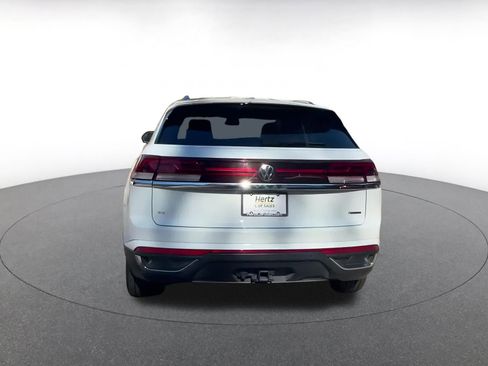 Used 2025 Volkswagen Atlas Cross Sport SE image 12