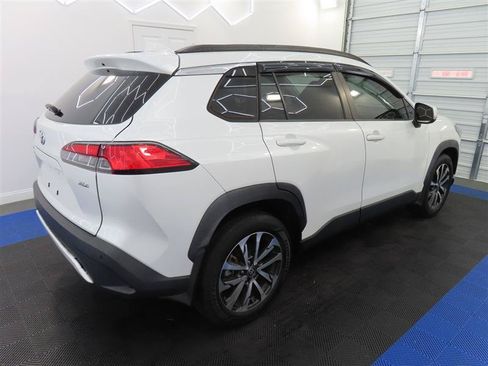 Used 2022 Toyota Corolla Cross XLE FWD image 15