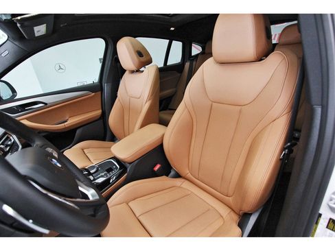 Used 2025 BMW X4 xDrive30i image 27