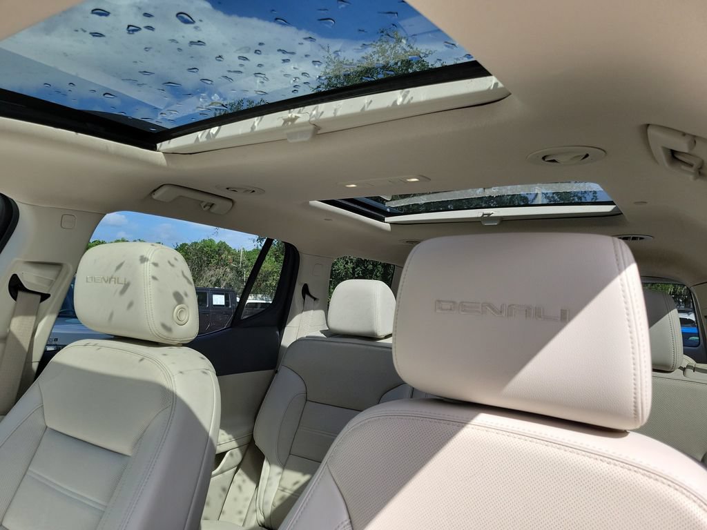 Used 2020 GMC Acadia Denali w/ Technology Package FWD image 23
