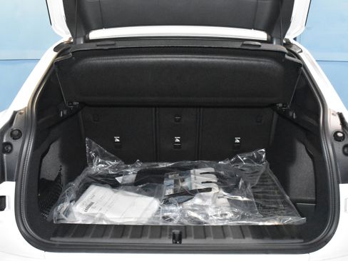 New 2025 BMW X2 xDrive28i w/ Technology Package image 24