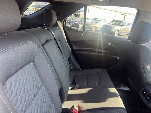 Used 2018 Chevrolet Equinox LT image 34