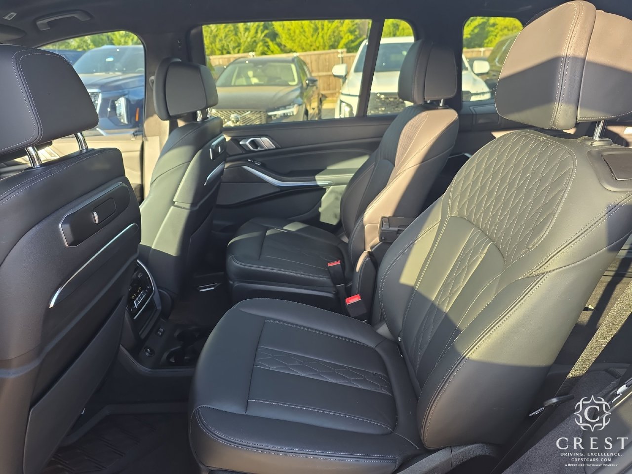 Used 2023 BMW X7 xDrive40i w/ M Sport Package AWD/4WD image 14