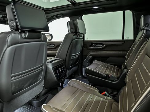 New 2026 GMC Yukon XL Denali Ultimate AWD/4WD image 10