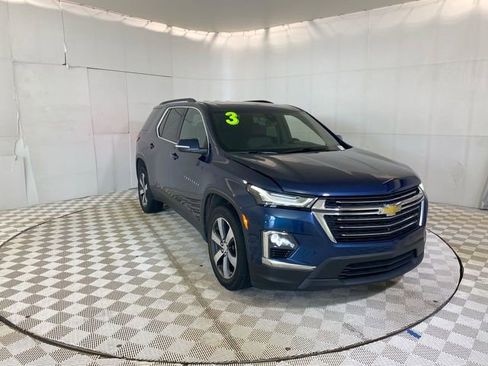 Used 2023 Chevrolet Traverse LT w/ LT Premium Package FWD image 1