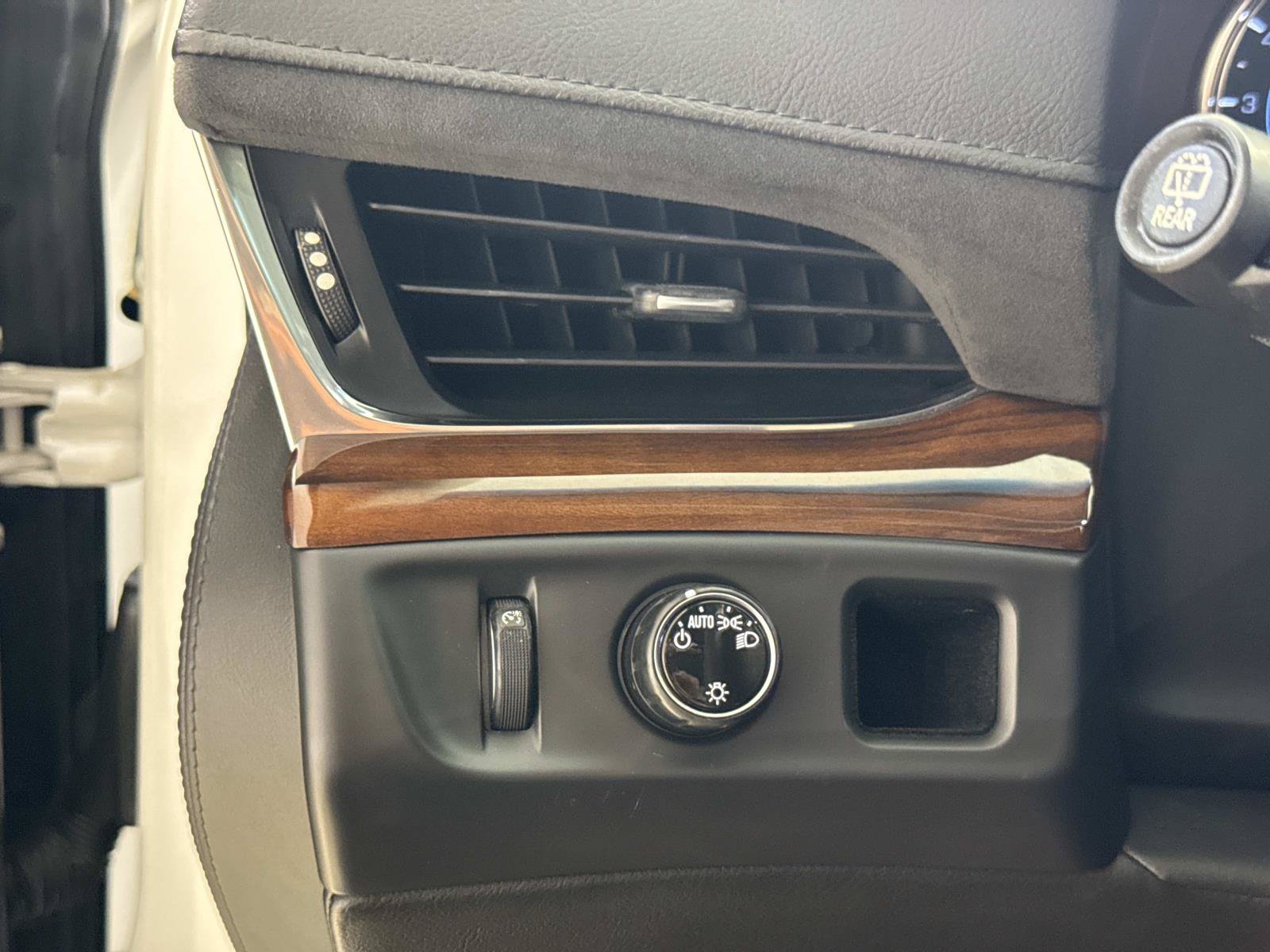 Used 2016 Cadillac Escalade 2WD image 30