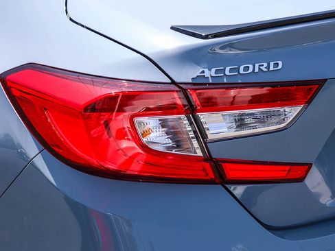 Used 2022 Honda Accord Sport image 9
