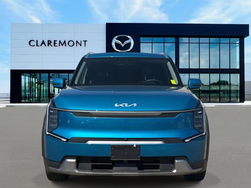 Used 2026 Kia EV9 Wind image 2