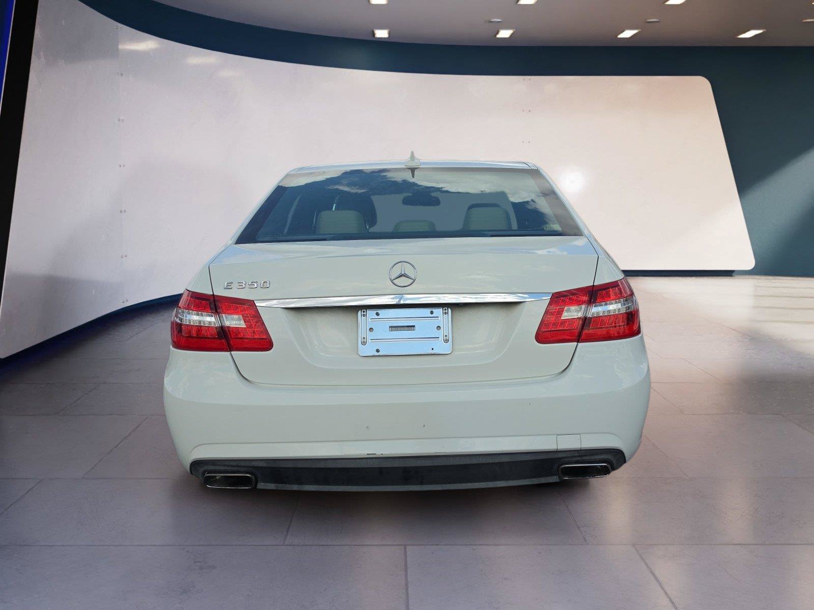 Used 2011 Mercedes-Benz E 350 Sedan image 4