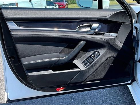 Used 2016 Porsche Panamera 4 AWD/4WD image 22