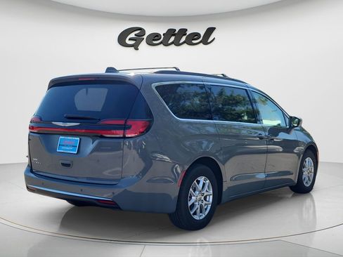 Used 2022 Chrysler Pacifica Touring-L FWD image 5