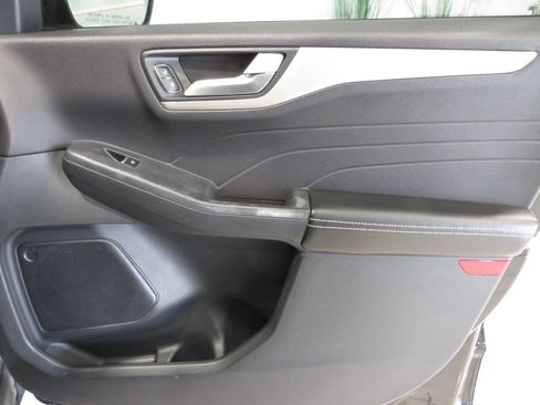 Used 2021 Ford Escape SE w/ Convenience Package FWD image 23