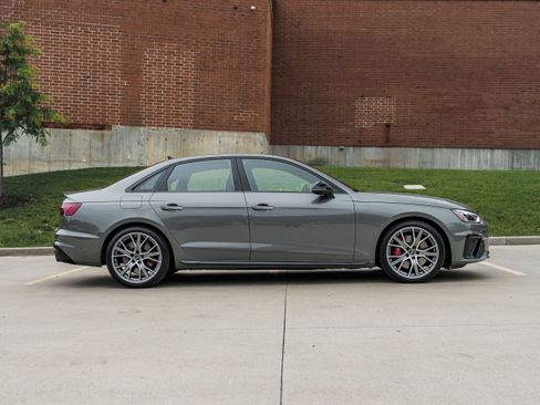 Used 2023 Audi S4 Premium Plus w/ Premium Plus Package AWD/4WD image 3