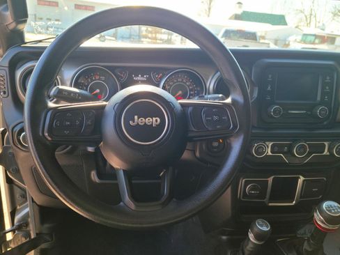 Used 2021 Jeep Wrangler Sport image 9