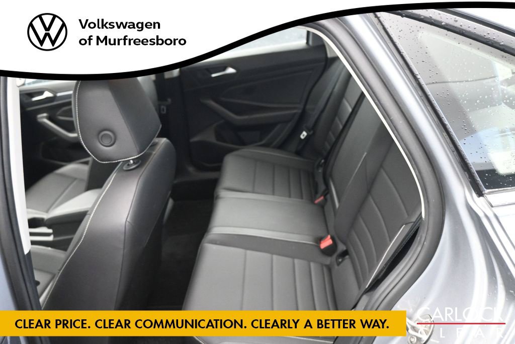 Used 2024 Volkswagen Jetta SE w/ Panoramic Sunroof Package FWD image 29