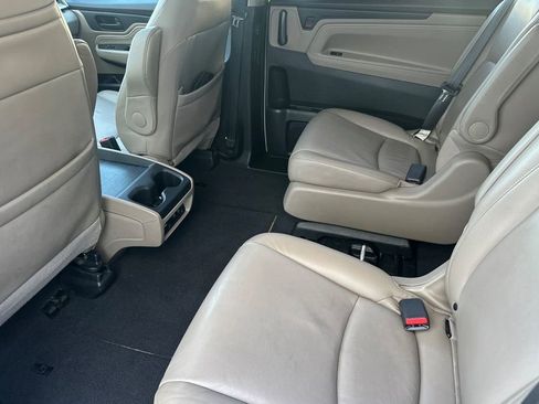 Used 2018 Honda Odyssey Touring image 12