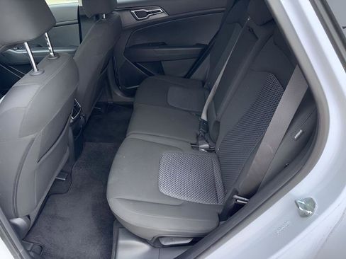 Used 2025 Kia Sportage LX FWD image 30