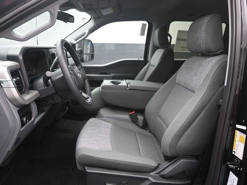 New 2026 Ford F250 XLT w/ FX4 Off-Road Package AWD/4WD image 18