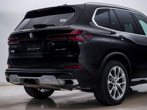 Used 2024 BMW X5 xDrive40i w/ Executive Package image 12