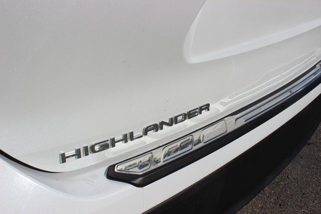 Used 2026 Toyota Highlander XLE AWD/4WD image 3
