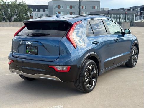 Used 2023 Kia Niro Wind w/ Wind Preserve Package FWD image 10