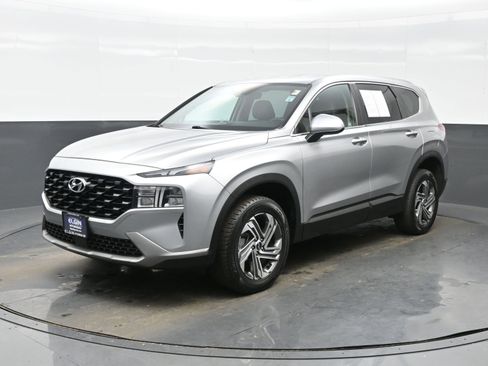 Certified 2021 Hyundai Santa Fe SE image 2