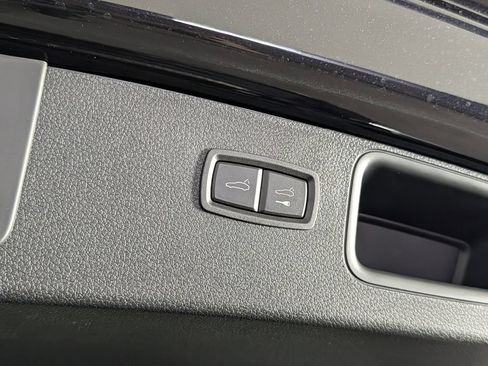 New 2026 Porsche Macan AWD/4WD image 18
