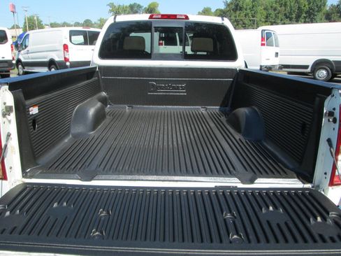 Used 2017 Nissan Frontier SV image 7