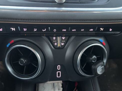 Used 2022 Chevrolet Blazer Premier image 9