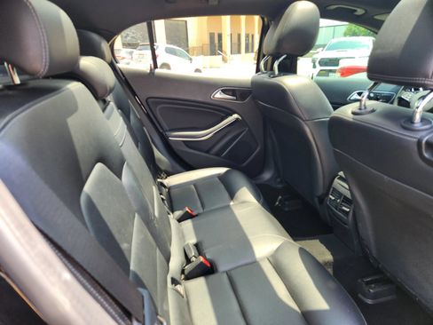 Used 2016 Mercedes-Benz GLA 250 image 13